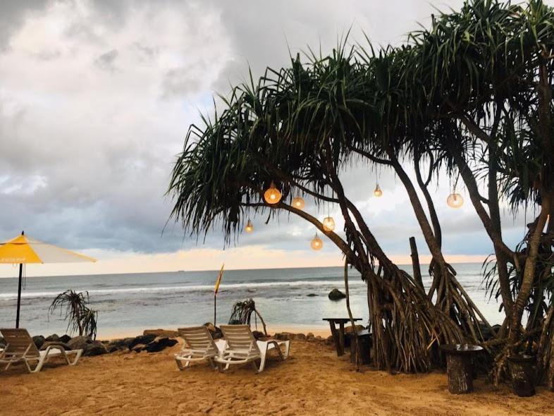 Shima Guni Beach Club Hotel マータラ エクステリア 写真