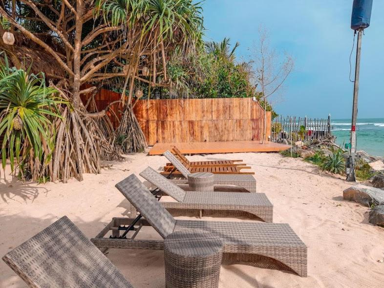 Shima Guni Beach Club Hotel マータラ エクステリア 写真